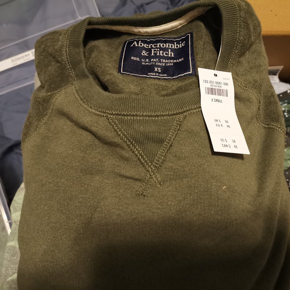 🆕Abercrombie & Fitch Olive SS Sweatshirt US XS - Picture 7 of 15